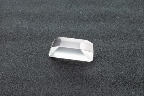 High precision roof prism
